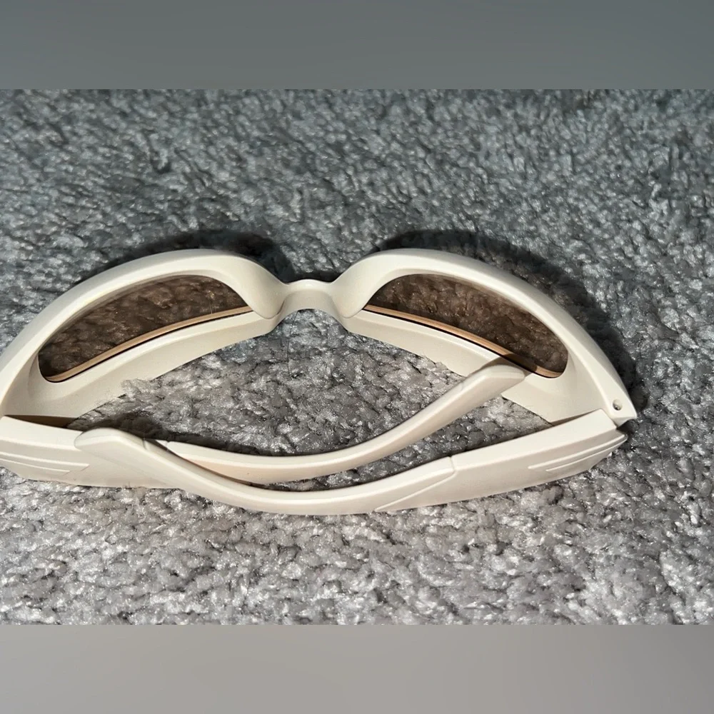 Chic Cream Sunglasses